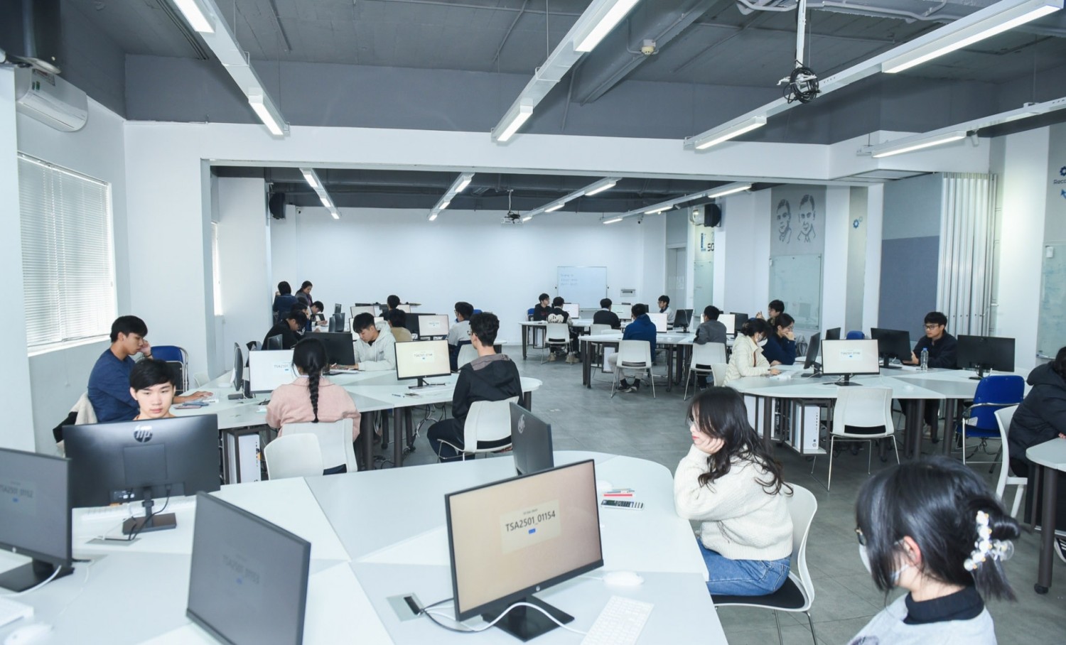 TUYỂN SINH ĐẠI HỌC 2025: KHOẢNG 40 TRƯỜNG XÉT ĐIỂM THI TSA CỦA ĐẠI HỌC BÁCH KHOA HÀ NỘI